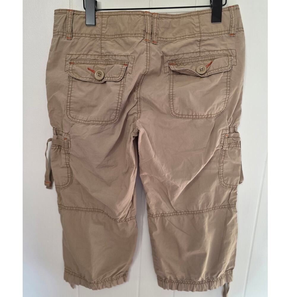 VTG Old Navy y2k 2007 Khaki 6-Pocket Cargo Casual Baggy Capris Womens 8 Like New